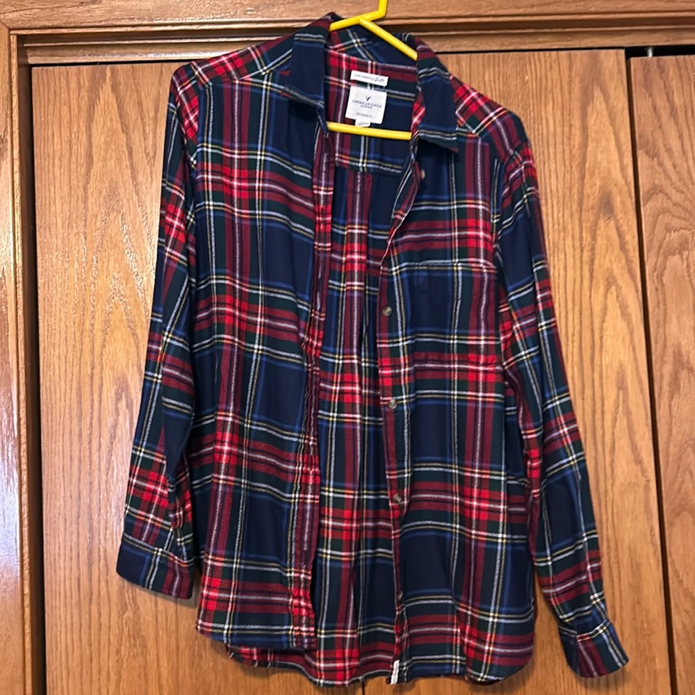 AE soft flannel shirt, boyfriend fit. Size Large Navy blue and red mixed color